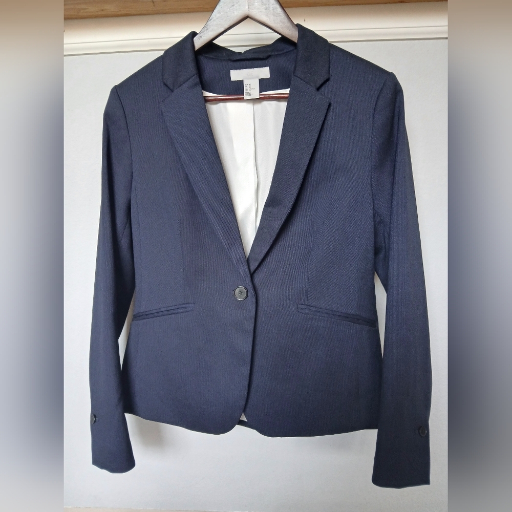 NWOT H&M Fitted Blazer in Navy. Size 10